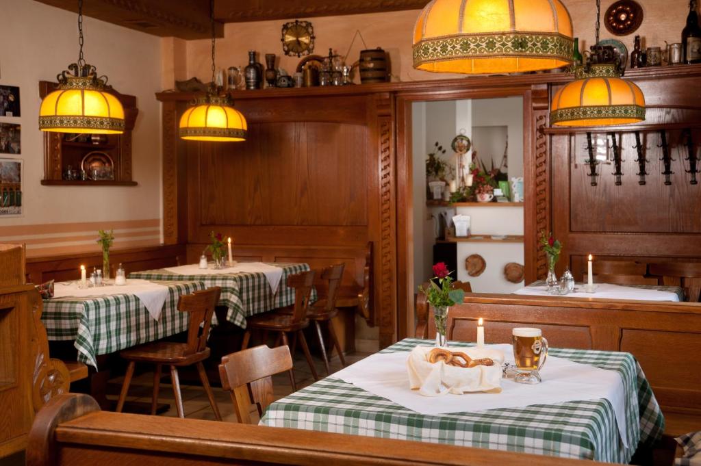 Nápoje v ubytovaní Hubertushof Fromwald Hotel und Gasthof
