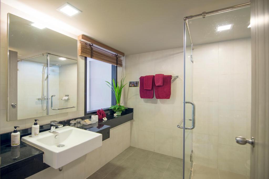 Ванная комната в Krabi La Playa Resort
