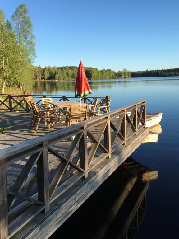 Historic lakeside villa, up to 20 guests - ski, boat - Superior Villa
