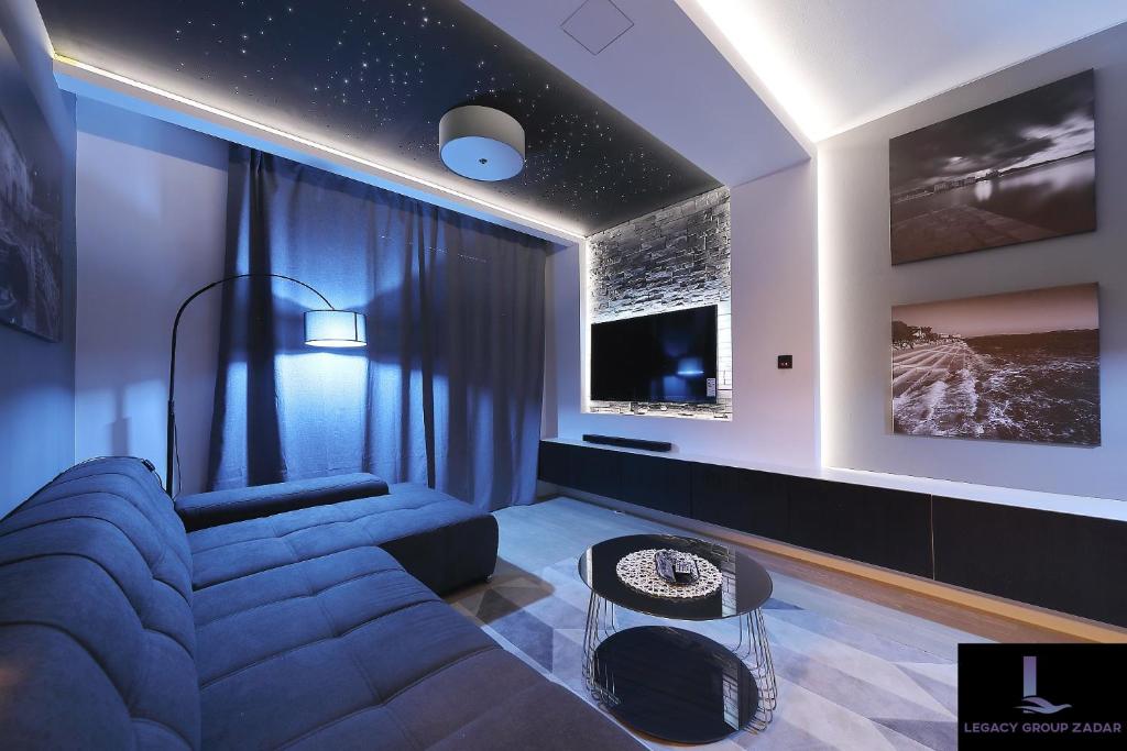 Televízia a/alebo spoločenská miestnosť v ubytovaní Legacy Marine2 - Zadar, Luxury Suites