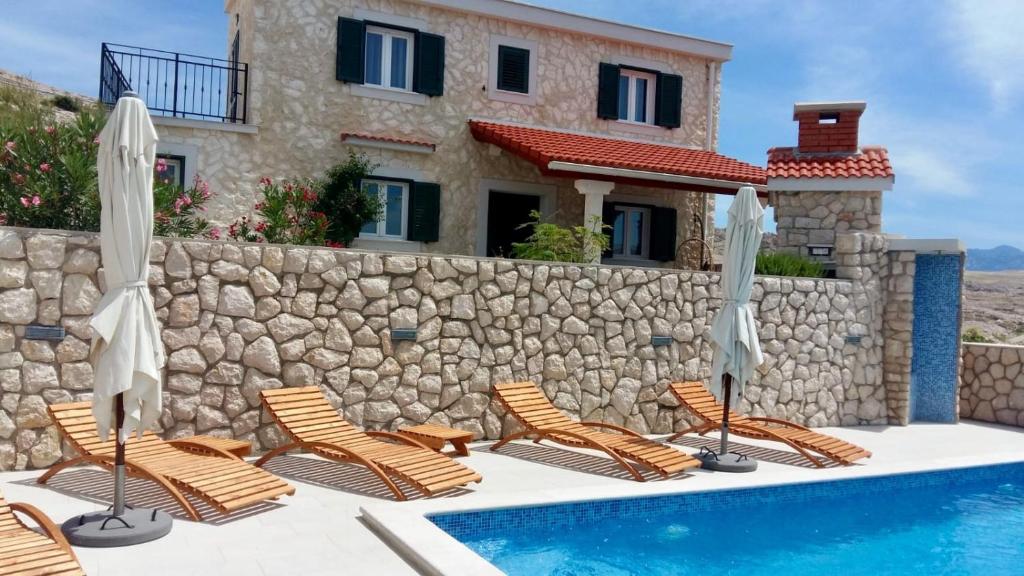 Villa Puntica with private heated pool