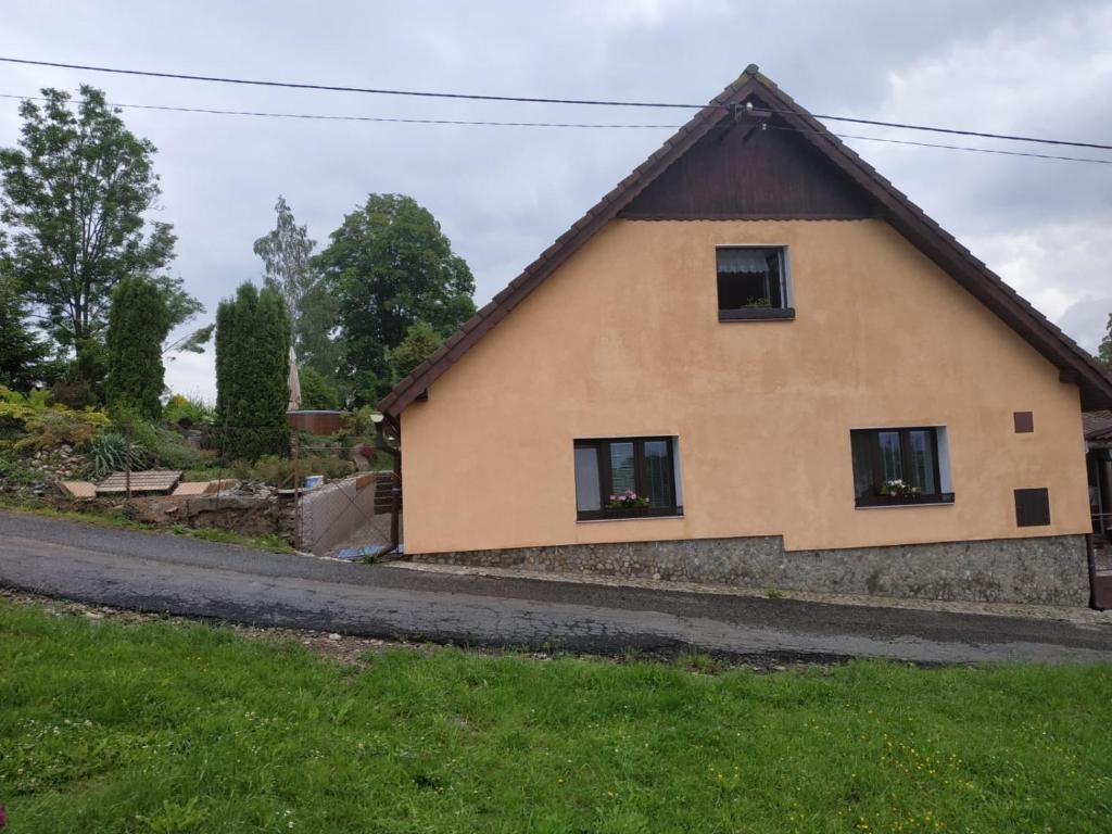 Budova, kde se prázdninový dům nachází