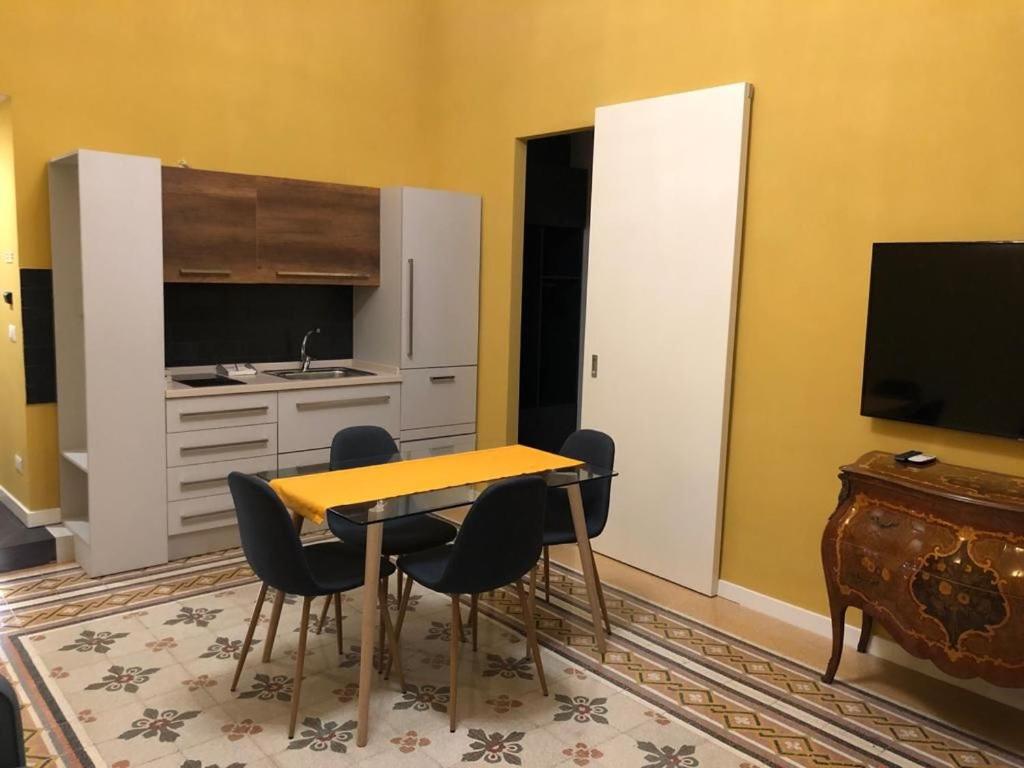 Kuchyň nebo kuchyňský kout v ubytování Hotel Cimarosa