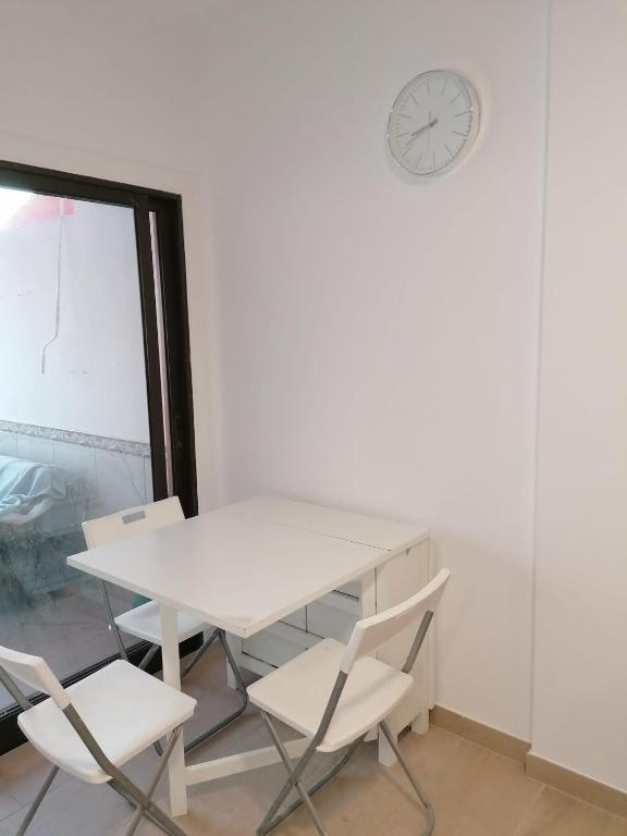 Zdjęcie z galerii obiektu colina apartment w mieście Los Cristianos