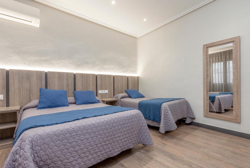 Hostal María Luisa - Resim 31