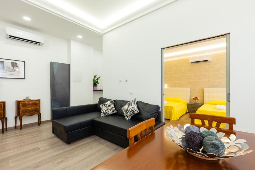 Superb 2BR 2BA deluxe apartment near Opera and Trevi