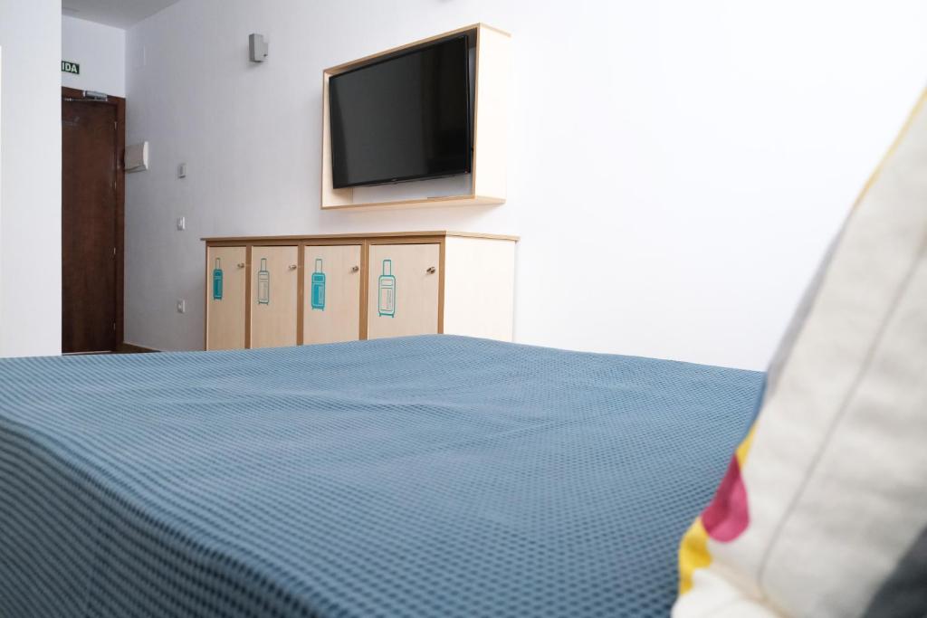 TAKE SURF Hostel Conil - Doble Room With Private Interior Bathroom