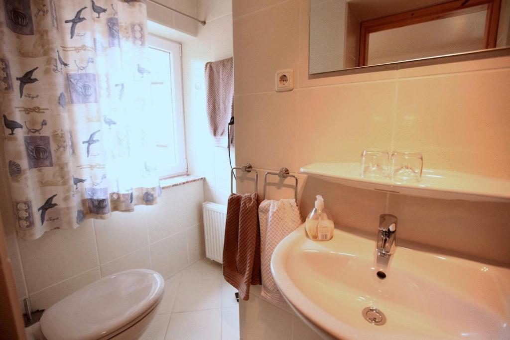 Koupelna v ubytování Gelber Löwe B&B Nichtraucherhotel