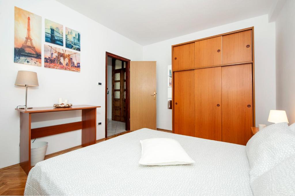 Apartments Anamarija - 6