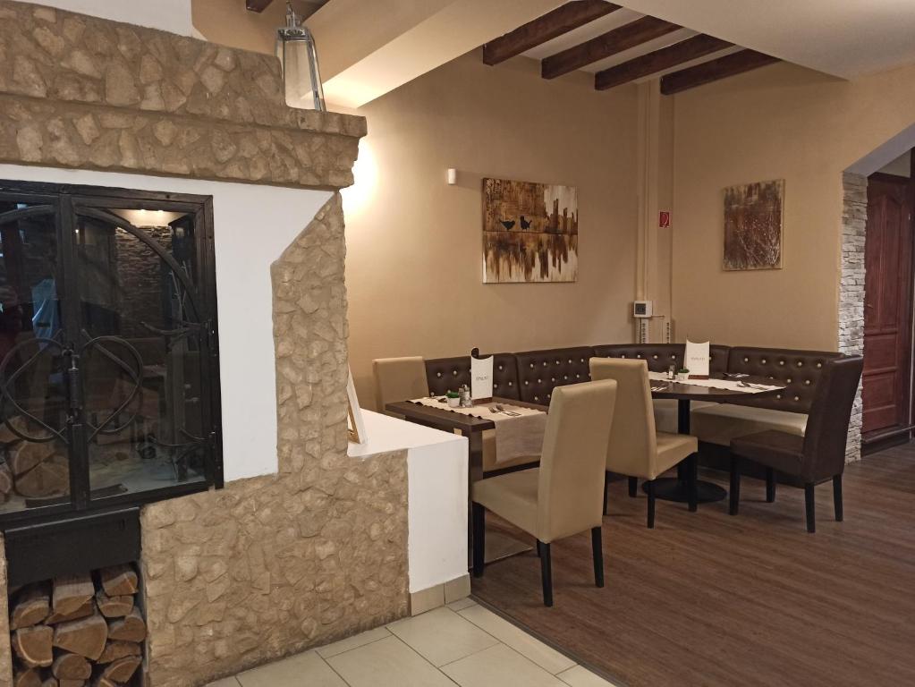 Posezení v ubytování Éden Lounge Restaurant & Pension