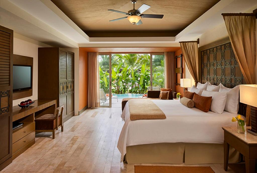 Postel nebo postele na pokoji v ubytování Dreams Vallarta Bay Resorts & Spa - All Inclusive