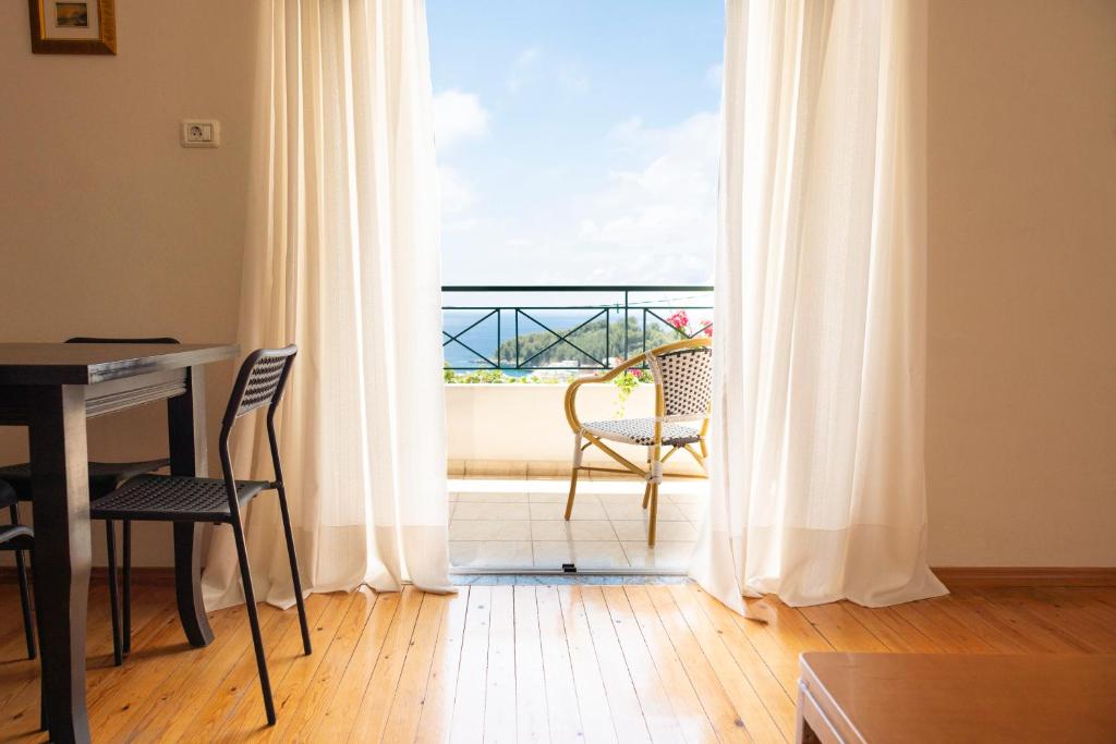 Fotografie z fotogalerie ubytování Janakis Apartments v destinaci Himare