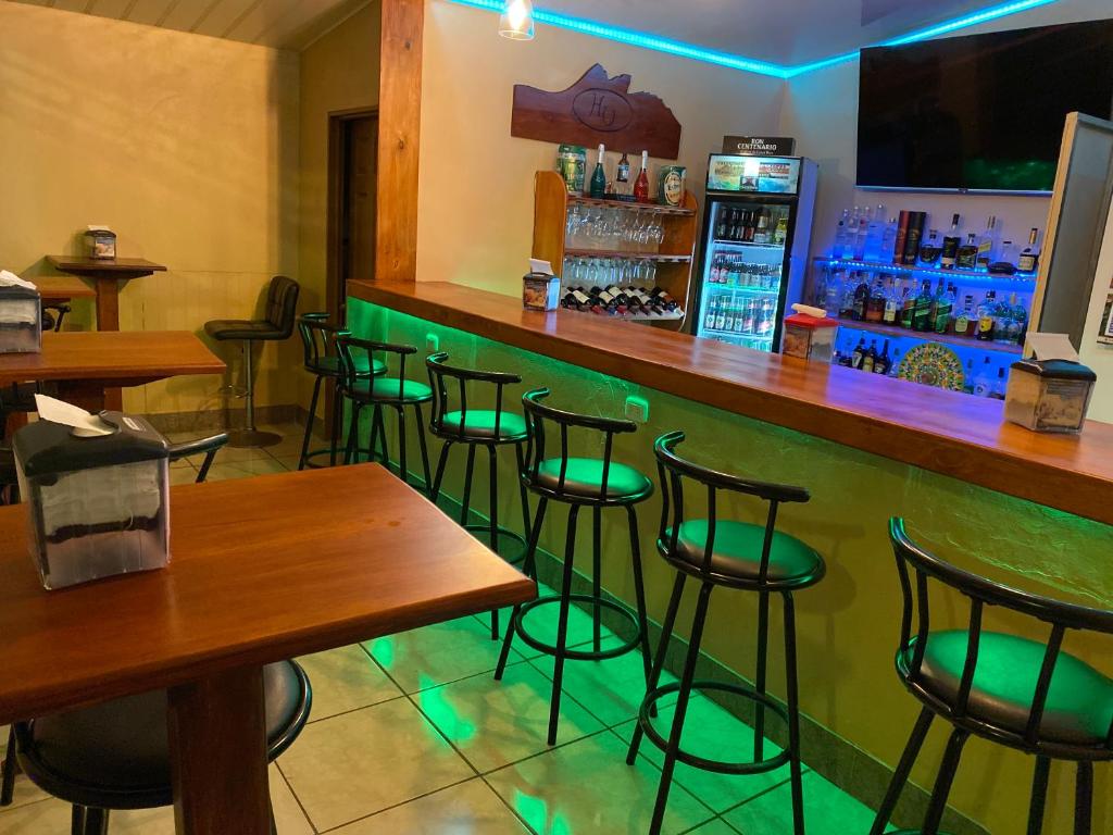 Lounge nebo bar v ubytování Hotel Uran