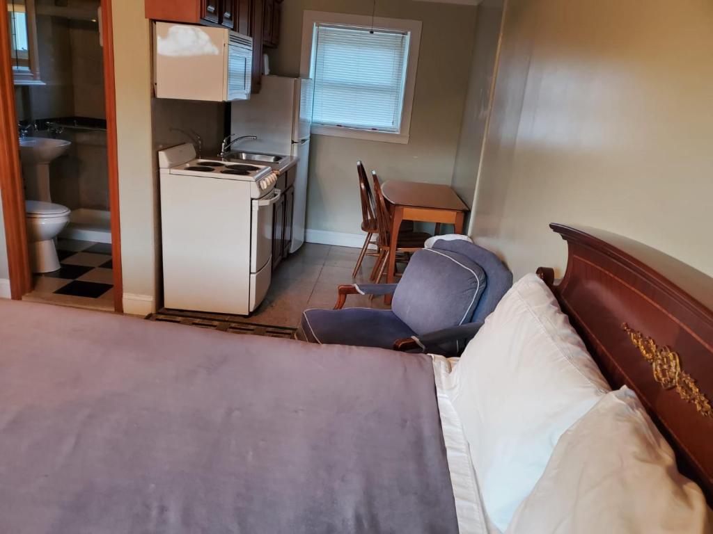 Kuchyň nebo kuchyňský kout v ubytování Golden Gate Lodging
