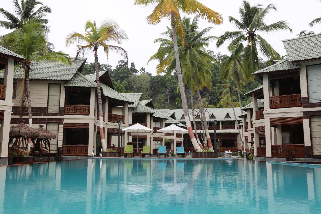 Sandy Waves Beach Resort