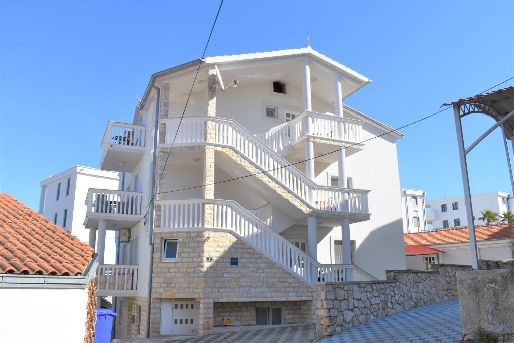 Budova, kde se apartmán nachází