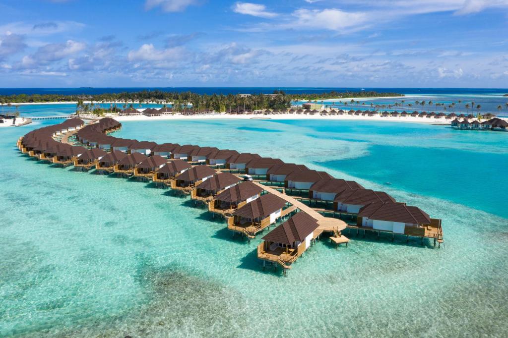 een luchtzicht op een resort in de Malediven bij Sun Siyam Olhuveli in South Male Atoll