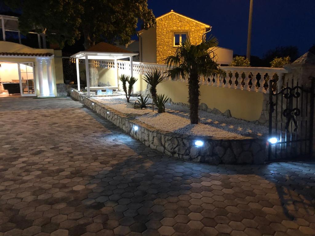 Budova, kde se vila nachází