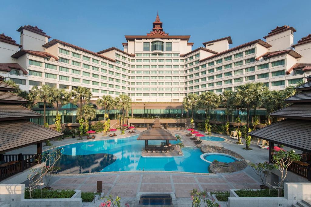 Πισίνα στο ή κοντά στο Sedona Hotel Yangon