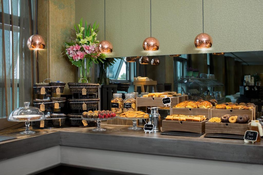 Hotel Crowne Plaza Madrid Airport - Resim 31