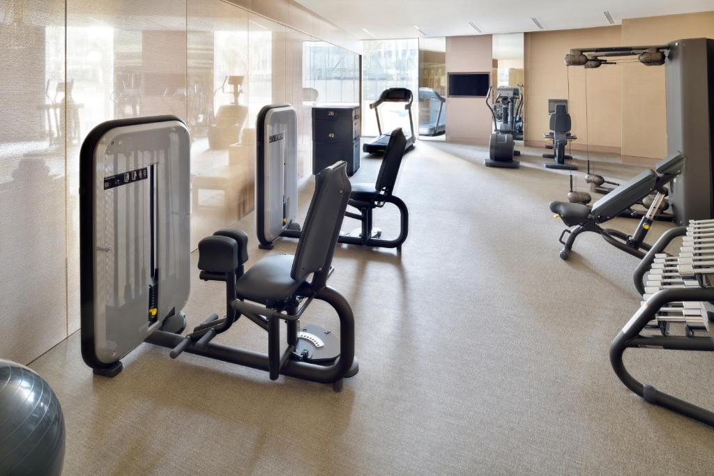 Fitness centrum a/nebo fitness zařízení v ubytování Address Sky View, Downtown Dubai