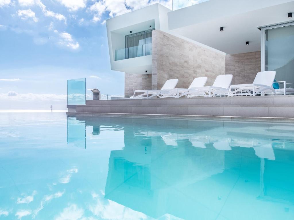 Villas CHALET 95, Lujo y Piscina Infinity en Adeje, Tenerife