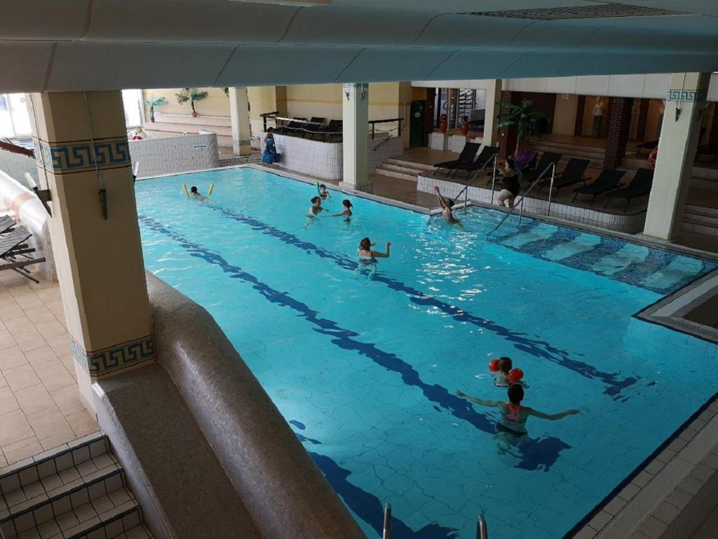 Bazén v ubytování Waldwipfel-Appartement nebo v jeho okolí