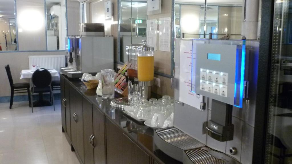 Hotel Donaustadt Kagran - at Metro U1 - Resim 19