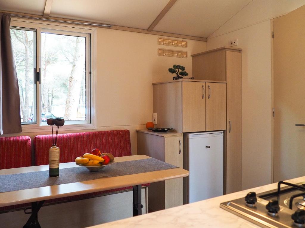 Kuchyň nebo kuchyňský kout v ubytování Lux camp - mobile homes in Bi village