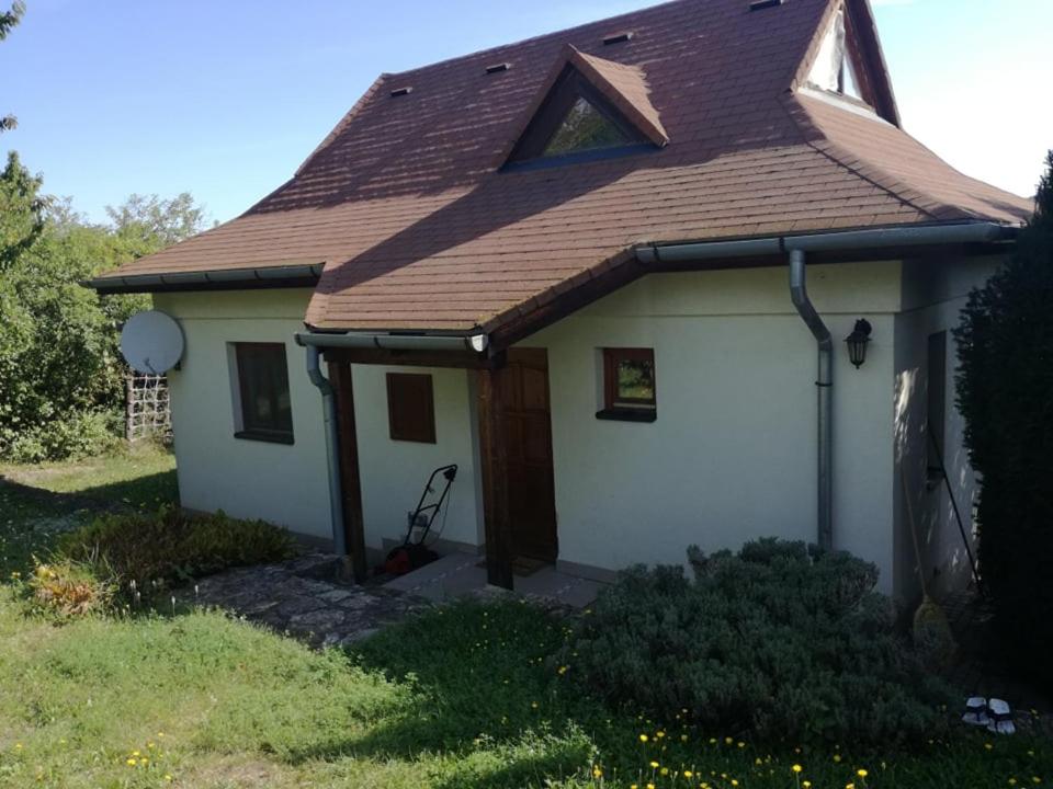 Budova, v ktorej sa dovolenkový dom nachádza