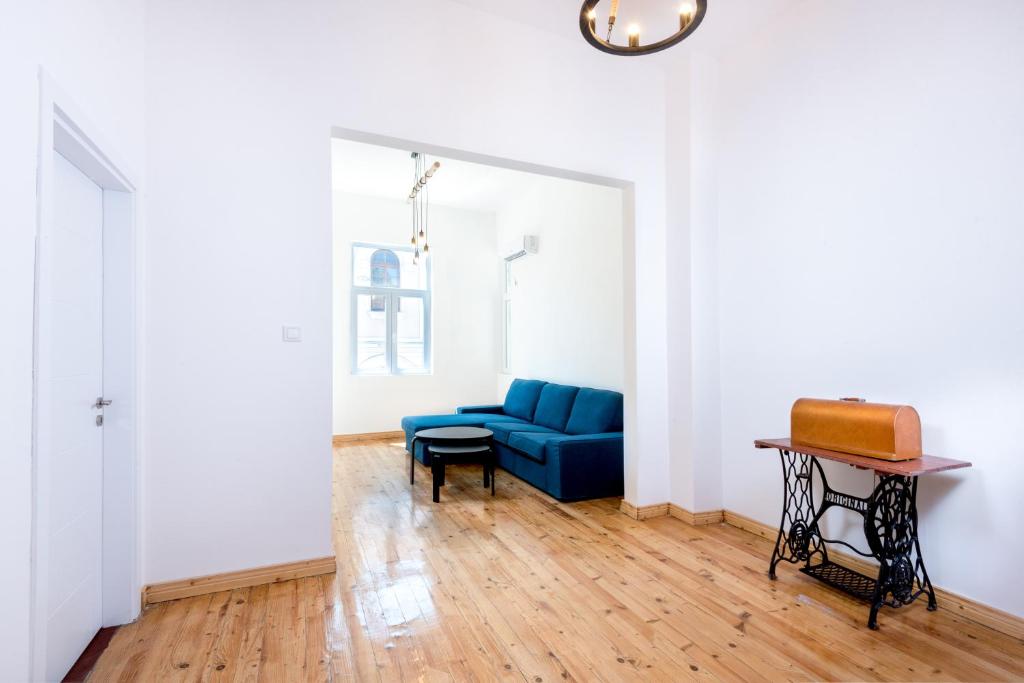 The WHITE APARTMENT - Bogoridi Main Street - Apartamento De Dos Dormitorios
