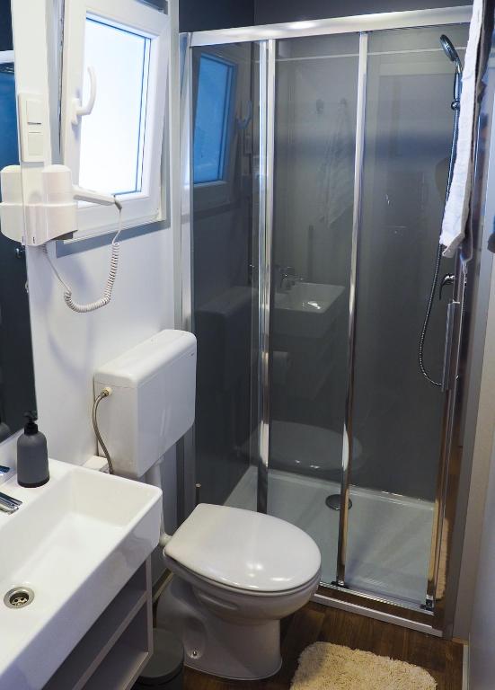 Koupelna v ubytování Lux camp - mobile homes in Bi village