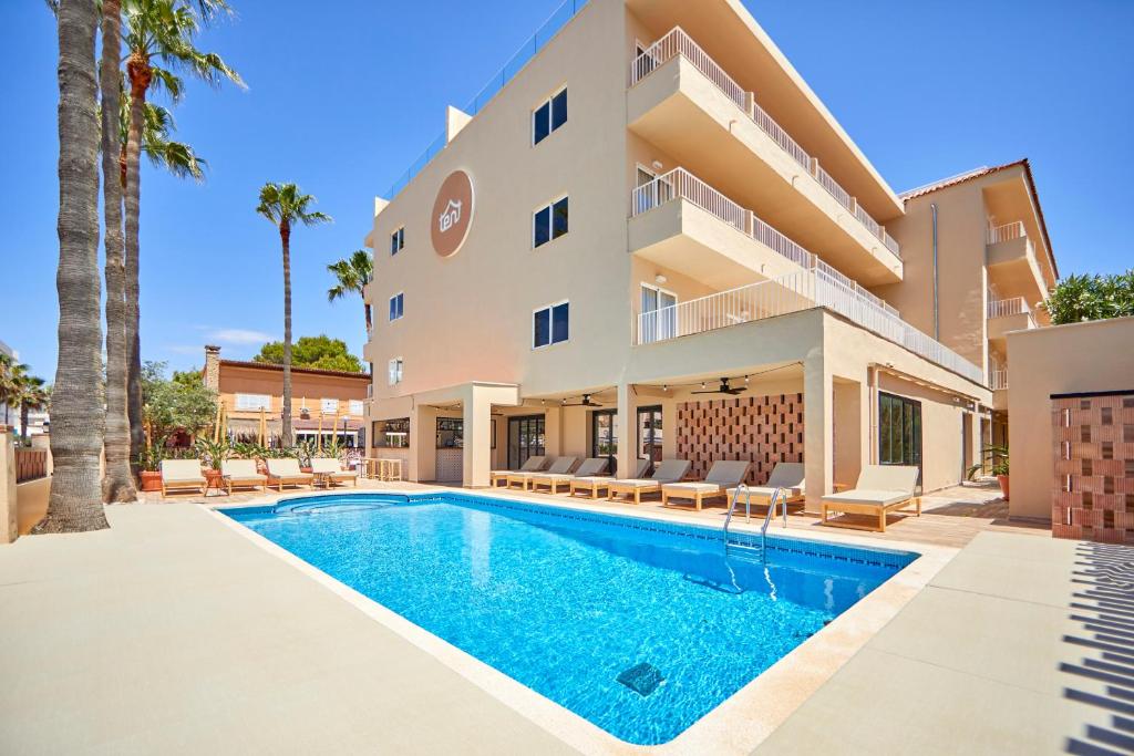 Bazén v ubytování tent Capi Playa nebo v jeho okolí