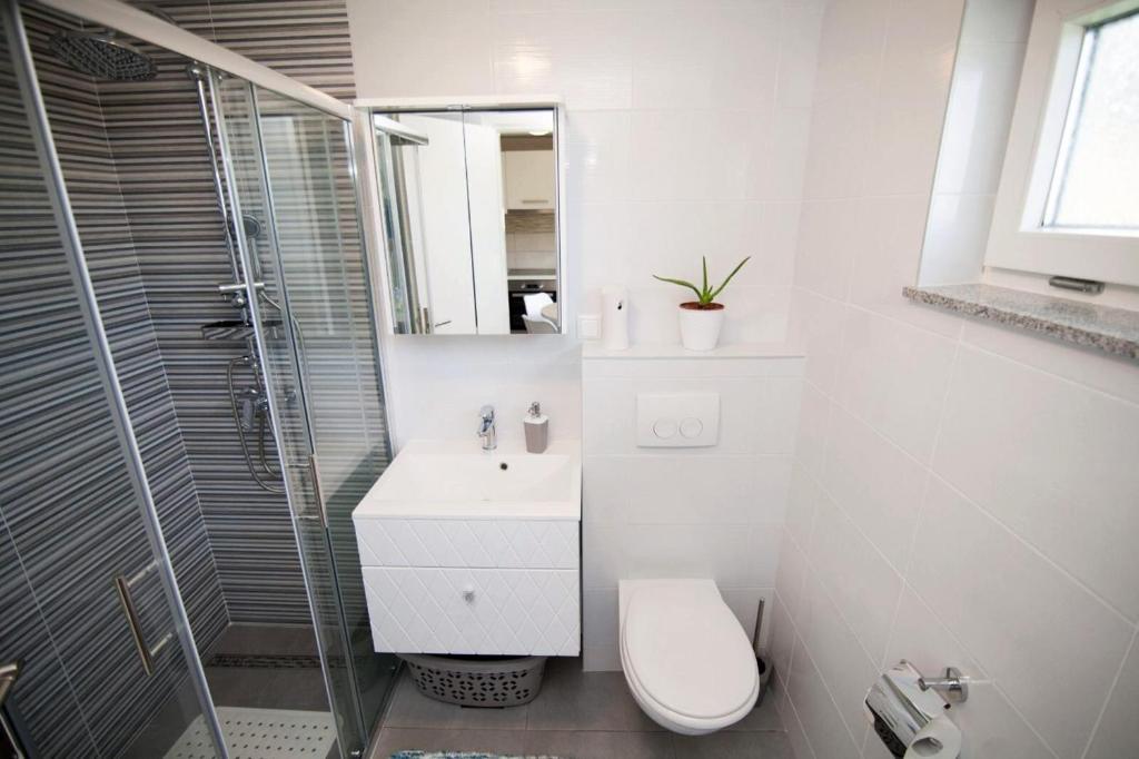 Zdjęcie z galerii obiektu Holiday home with two sleeping rooms, pets Willkommen w Puli