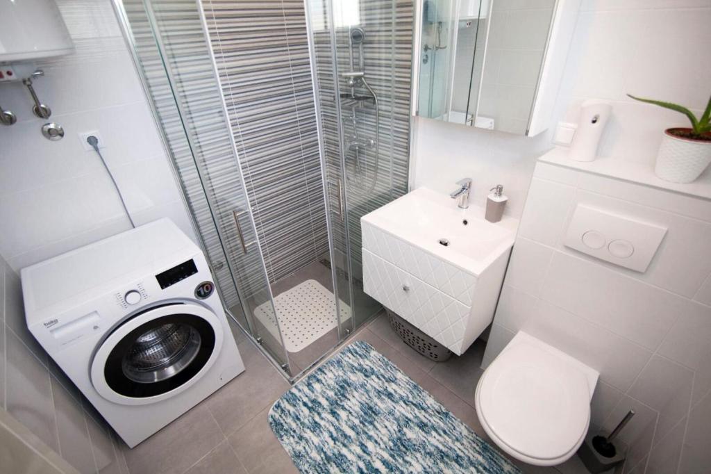 Zdjęcie z galerii obiektu Holiday home with two sleeping rooms, pets Willkommen w Puli