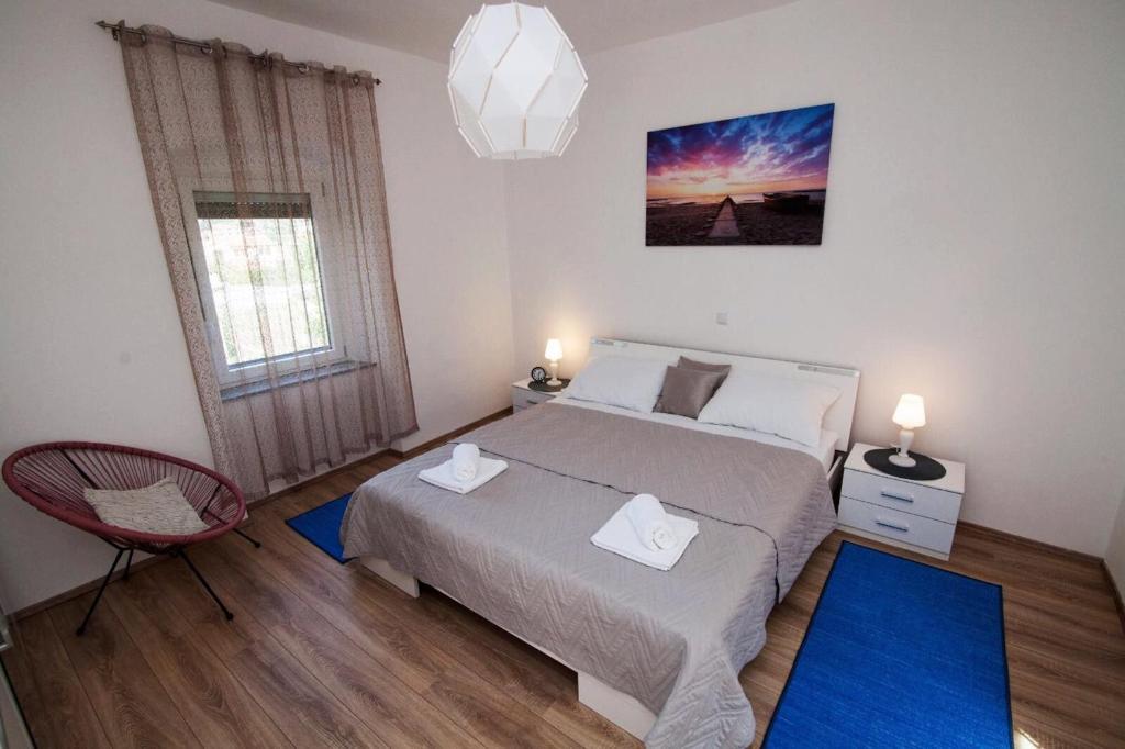 Zdjęcie z galerii obiektu Holiday home with two sleeping rooms, pets Willkommen w Puli