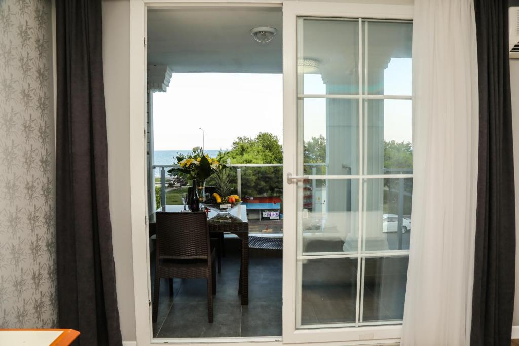 A balcony or terrace at More Hotel