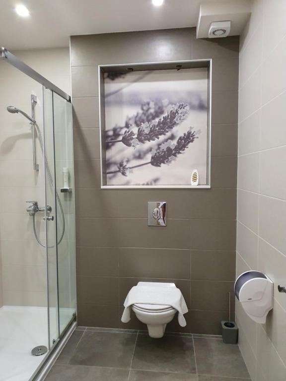 Apartments Hermes - Apartment With Balcony