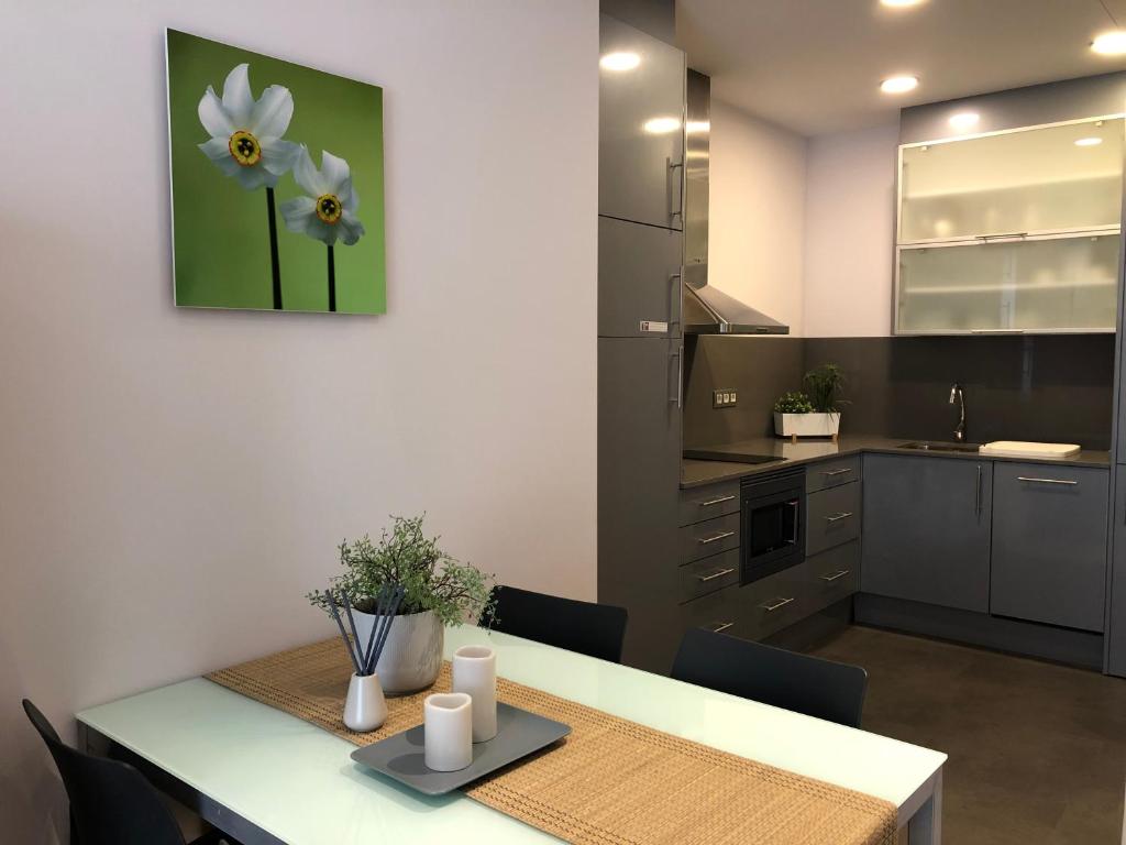 رزرو هتل، Fisa Rentals Gran Via Apartments | 09197245266
