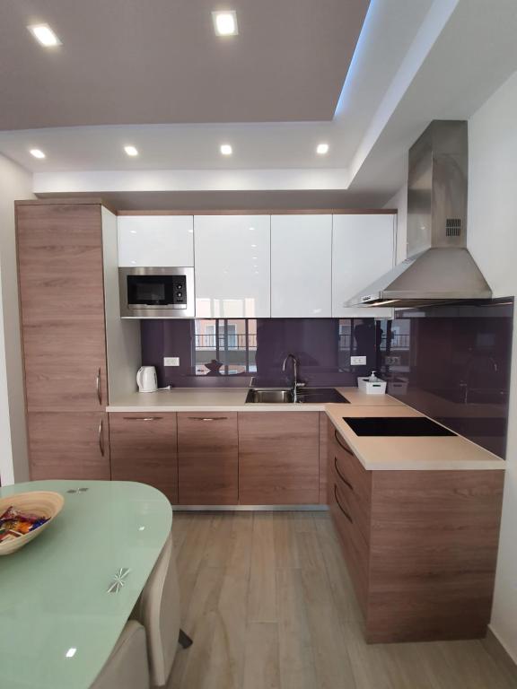 Apartments Hermes - Apartment With Terrace