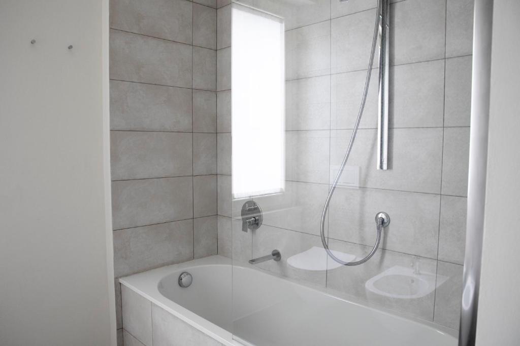 A bathroom at IseoLakeRental - La Villina - Zù