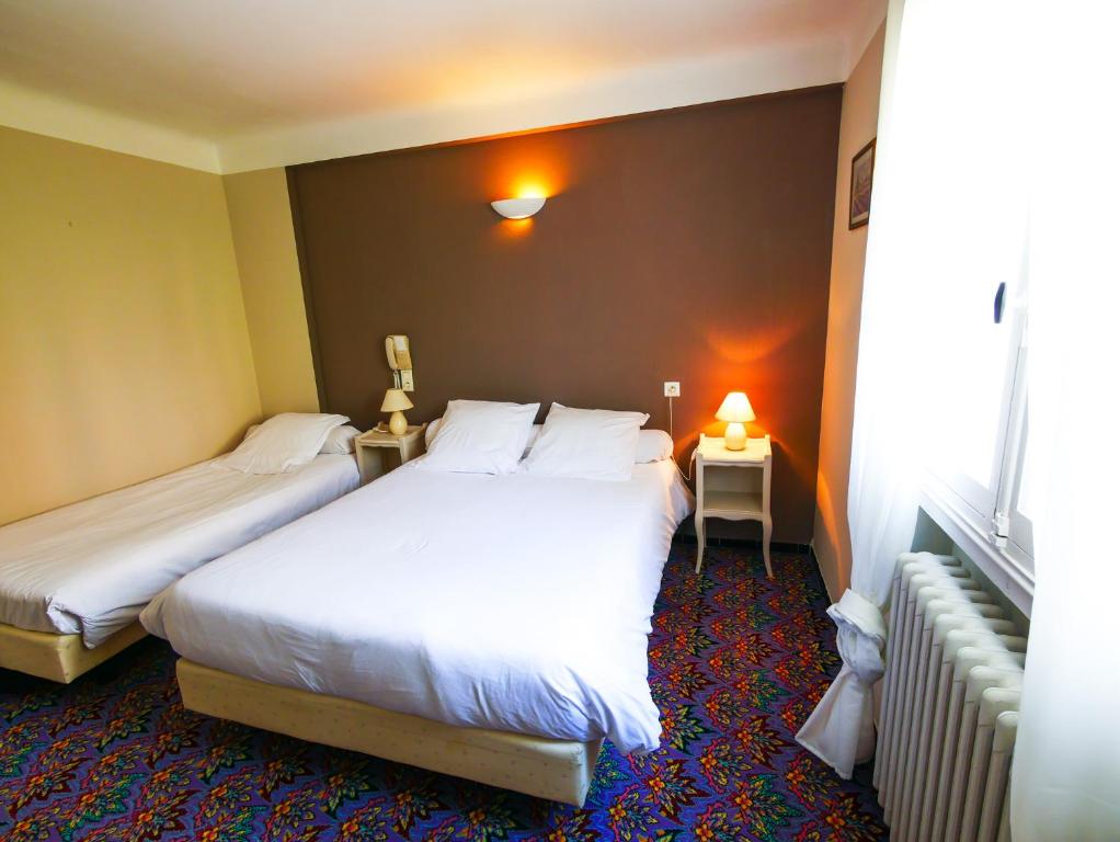 Auberge de la Tour - Triple Habitación Con Ducha