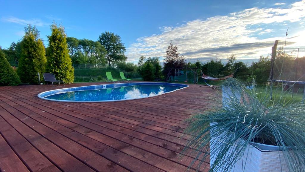 Bazén v ubytování Agroturystyka Siedlisko pod dębami nebo v jeho okolí