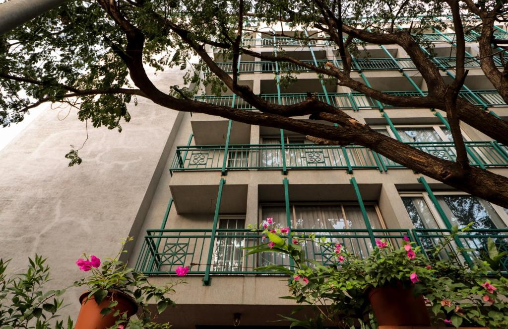 Balkón nebo terasa v ubytování Bougainvilla Apartment