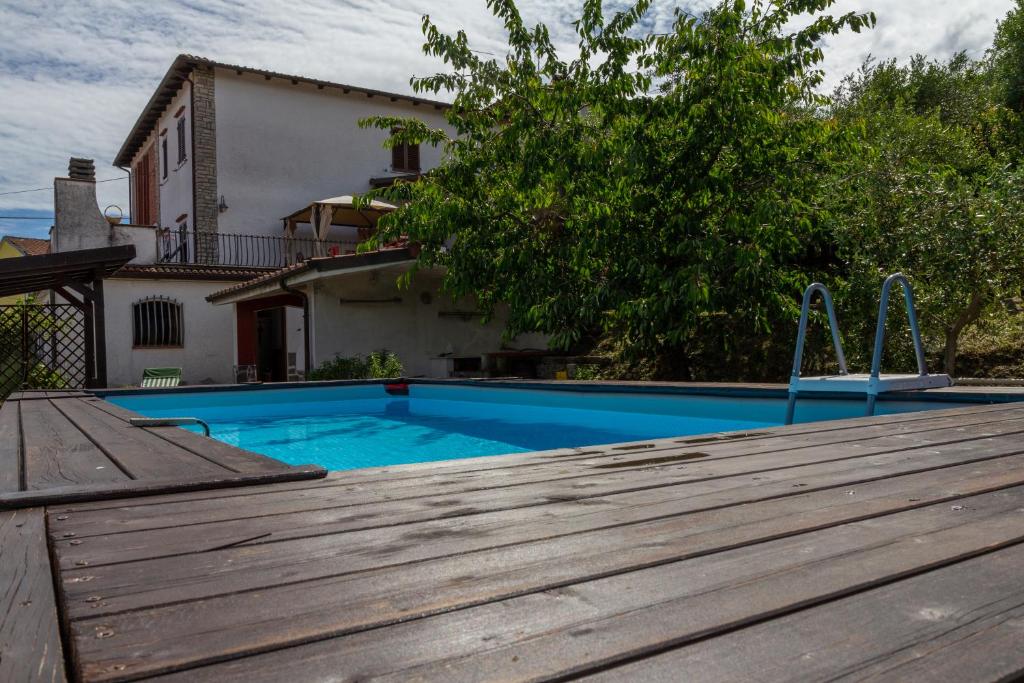 Bazén v ubytování Casa Vì - Toscana, Lunigiana, near Cinque Terre nebo v jeho okolí