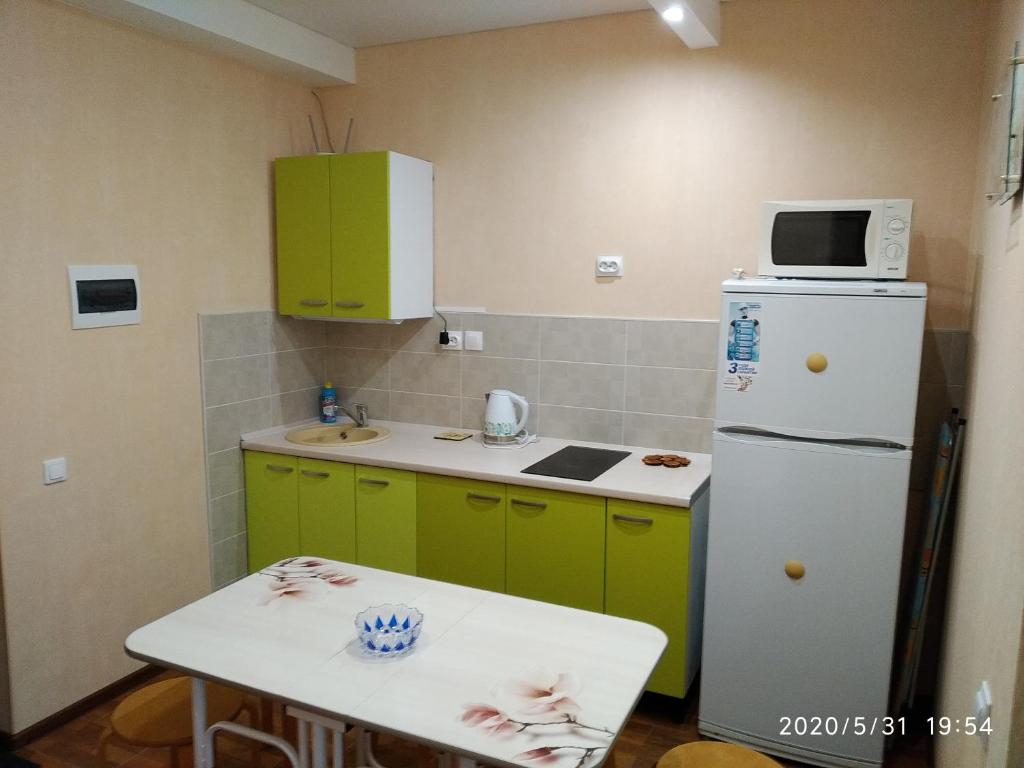 مطبخ أو مطبخ صغير في Apartment in Dzhemete