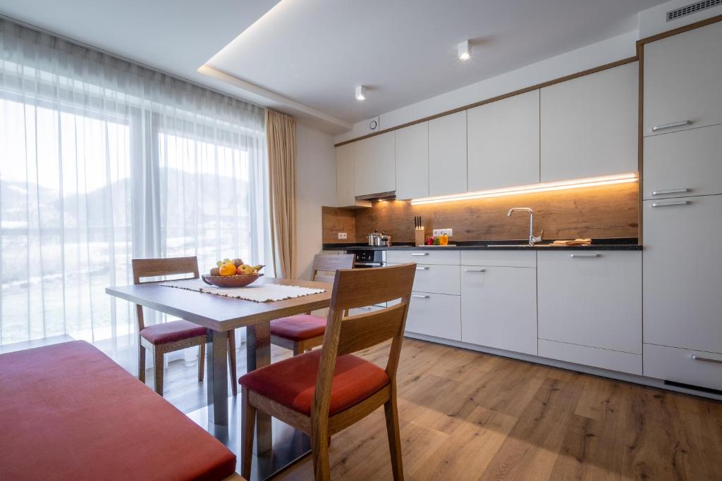 Kuchyňa alebo kuchynka v ubytovaní Chalet Morin