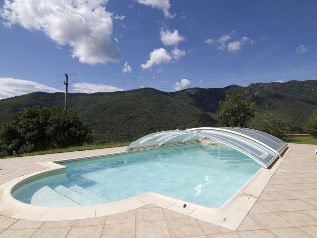 A general mountain view or a mountain view taken from A villát