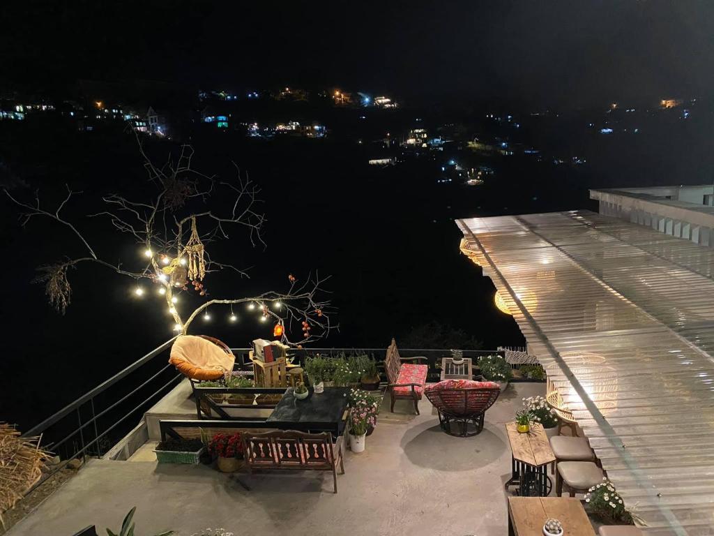 Balkón nebo terasa v ubytování An Yên Villa Đà Lạt