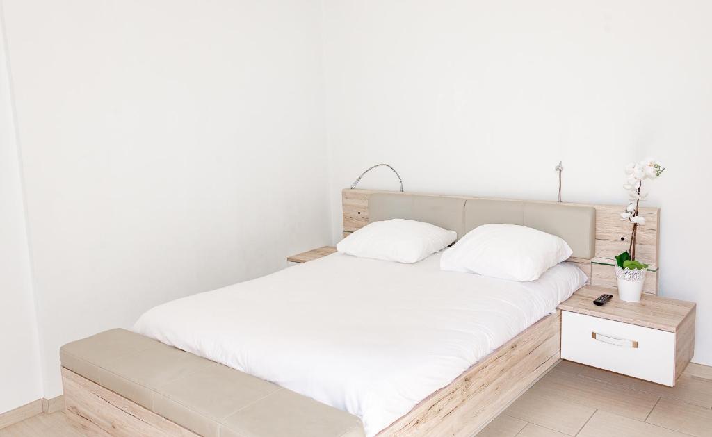 Hotel et Appartements Reine D'Azur - Studio Met Terras